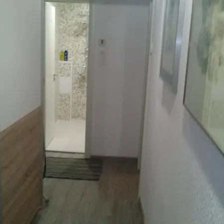 Neni Apartment